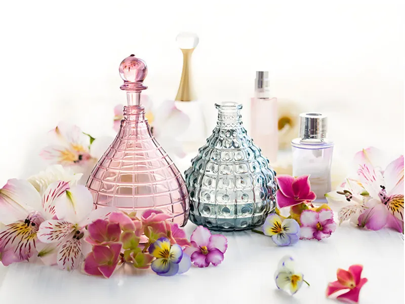 Czy perfumy można umieścić w plastikowych butelkach?